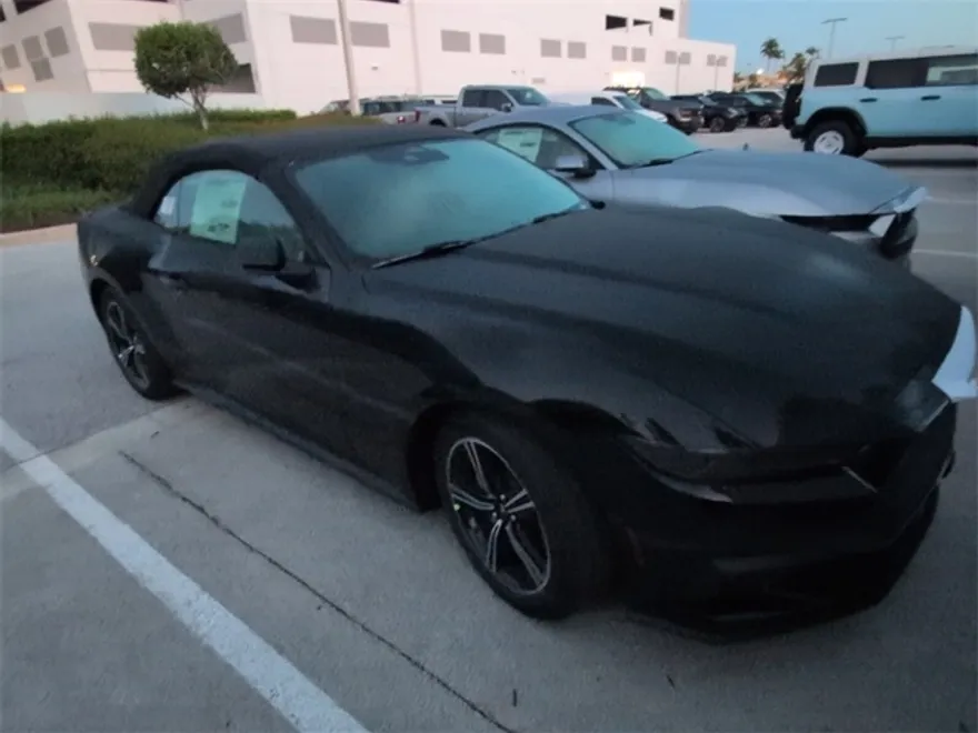 2025 Ford Mustang EcoBoost Premium Convertible photo 1