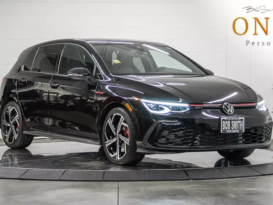 2024 Volkswagen Golf GTI SE photo 1