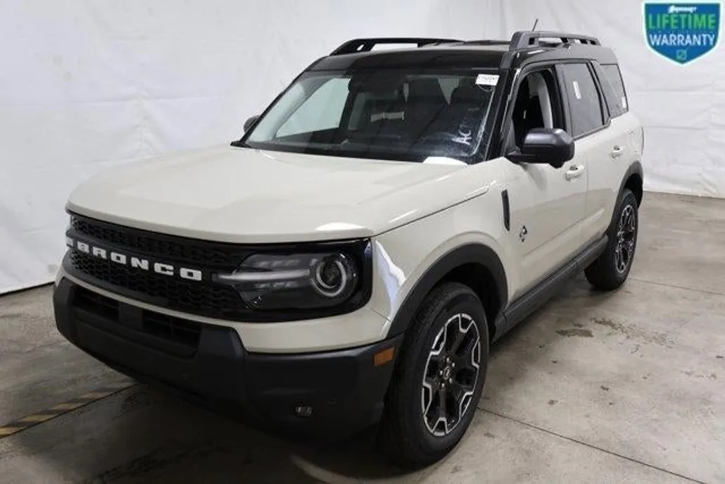 2025 Ford Bronco Sport Outer Banks photo 1