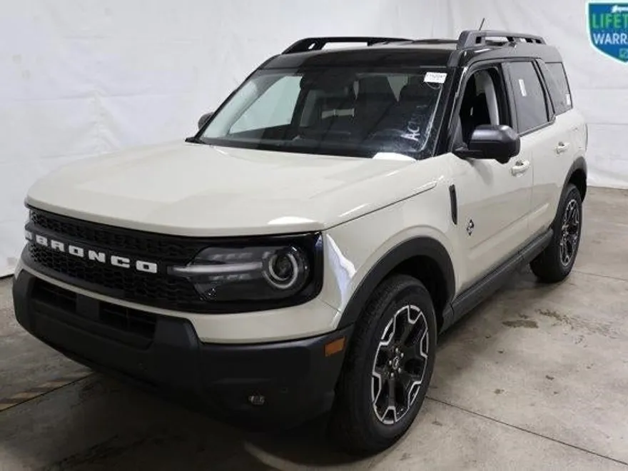 2025 Ford Bronco Sport Outer Banks photo 1