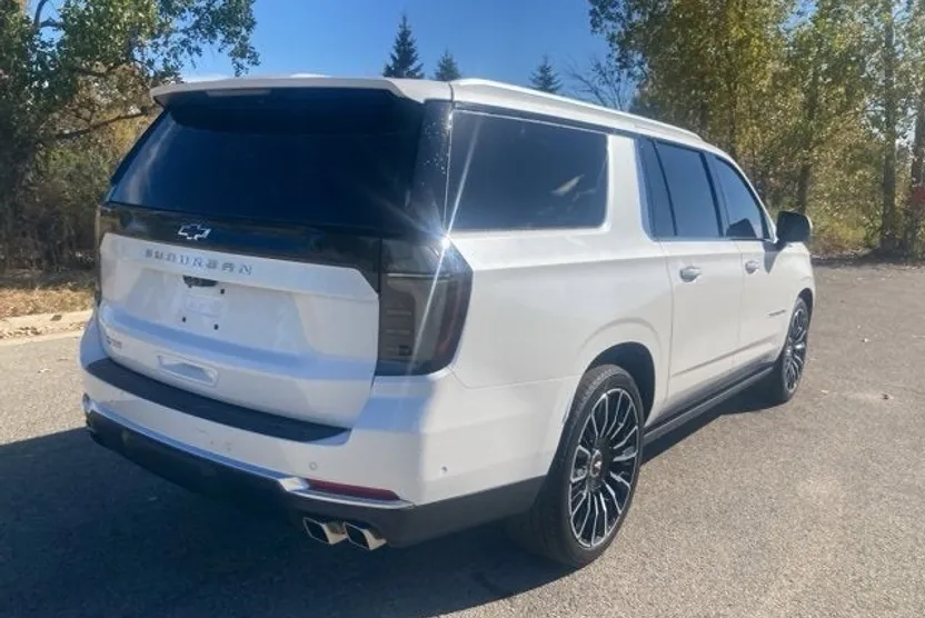 2025 Chevrolet Suburban High Country photo 1