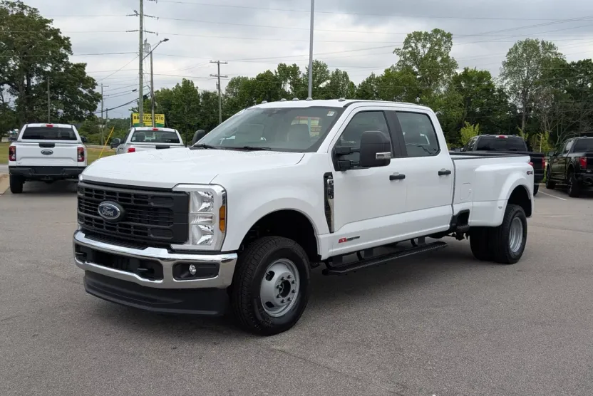 2025 Ford F-350 XL photo 1