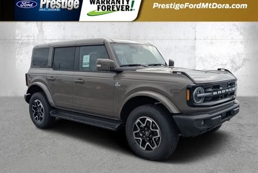 2025 Ford Bronco Outer Banks photo 1