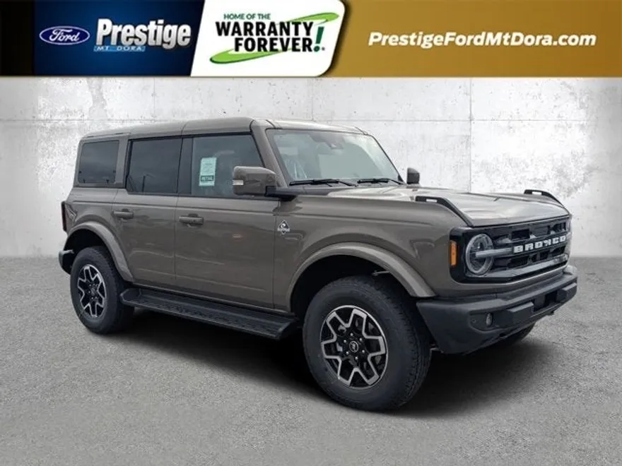 2025 Ford Bronco Outer Banks photo 1