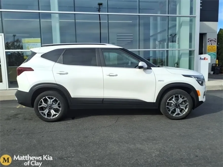 2022 Kia Seltos EX photo 1