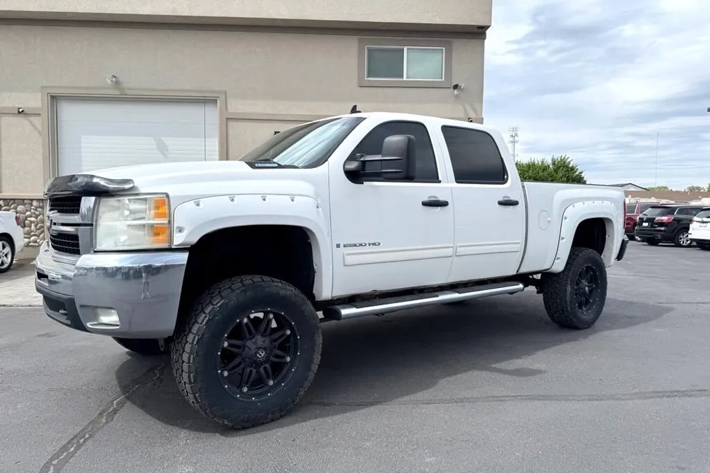 2009 Chevrolet Silverado 2500HD photo 1