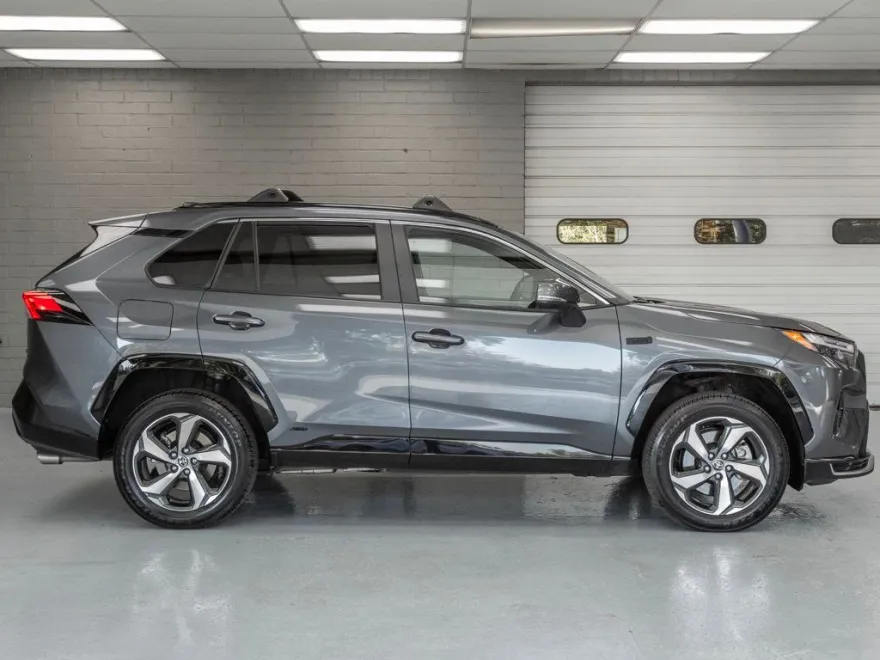 2024 Toyota RAV4 Prime SE photo 1