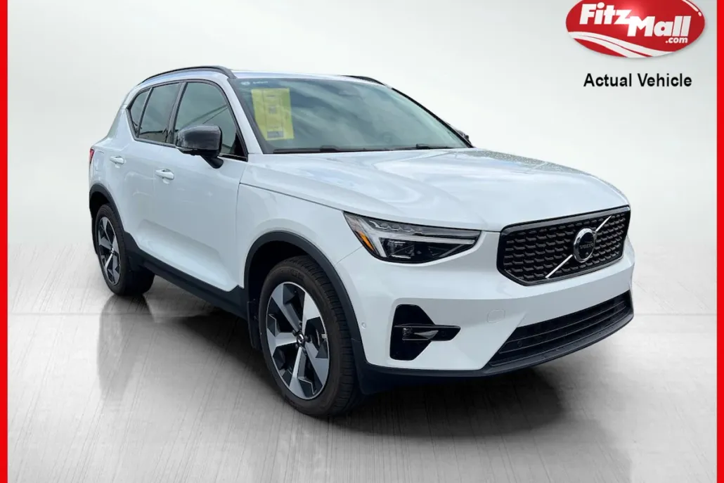 2023 Volvo XC40 AWD Ultimate photo 1