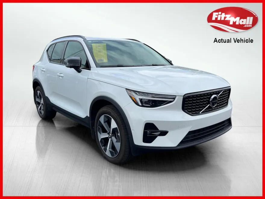 2023 Volvo XC40 AWD Ultimate photo 1