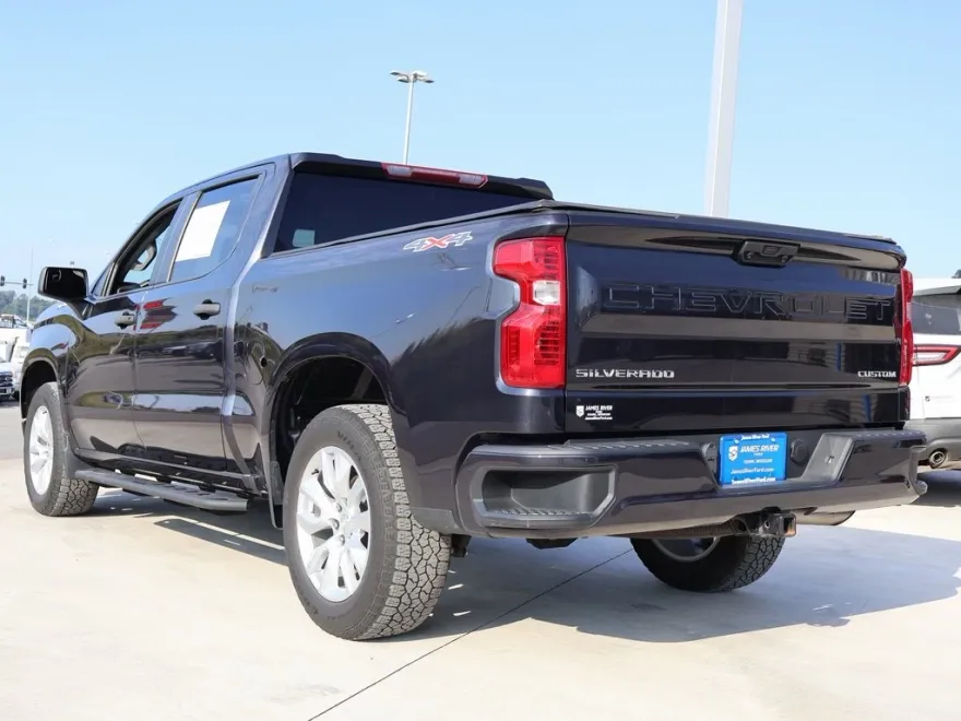 2022 Chevrolet Silverado 1500 Custom photo 1
