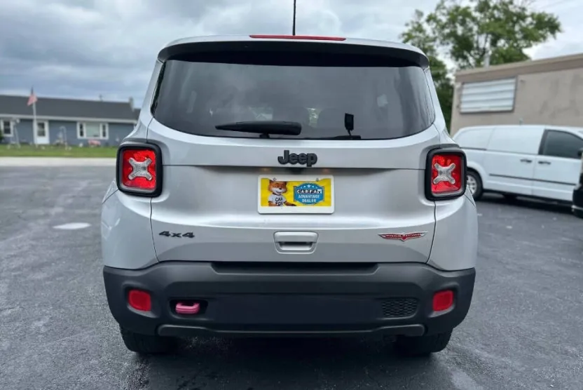2018 Jeep Renegade Trailhawk photo 1