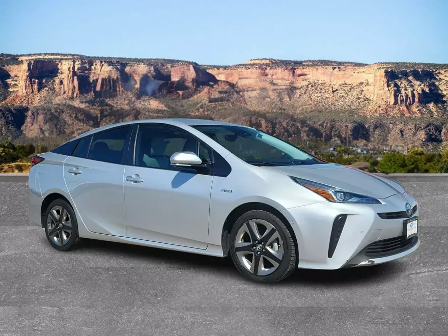 2020 Toyota Prius photo 1