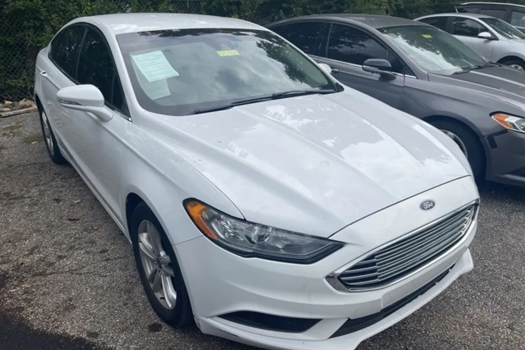 2018 Ford Fusion SE photo 1