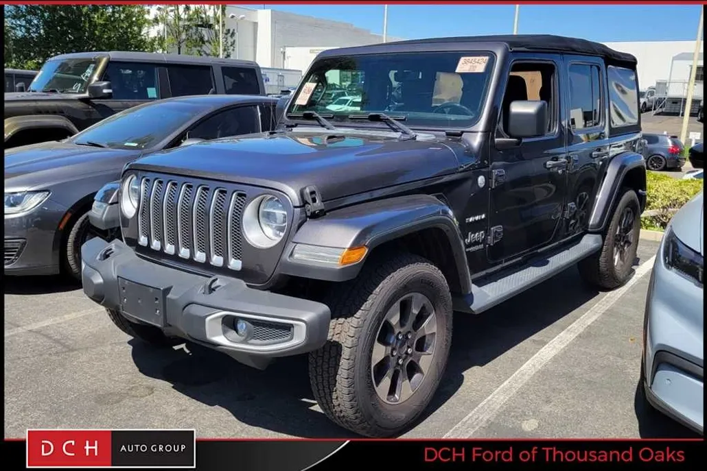 2018 Jeep Wrangler Unlimited Sahara photo 1