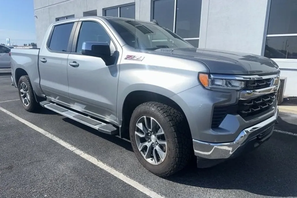 2023 Chevrolet Silverado 1500 LT1 photo 1
