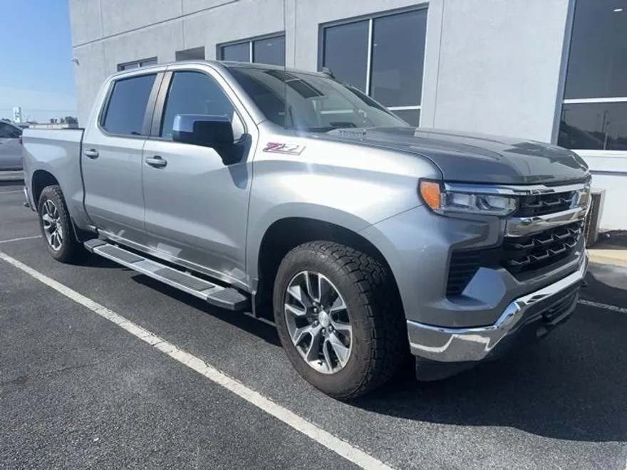2023 Chevrolet Silverado 1500 LT1 photo 1