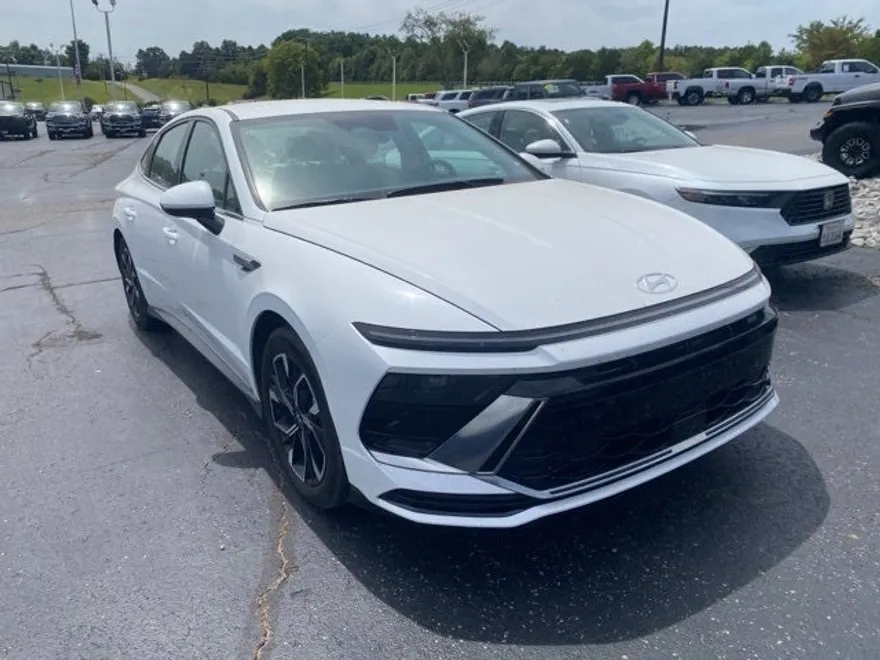 2024 Hyundai Sonata SEL photo 1