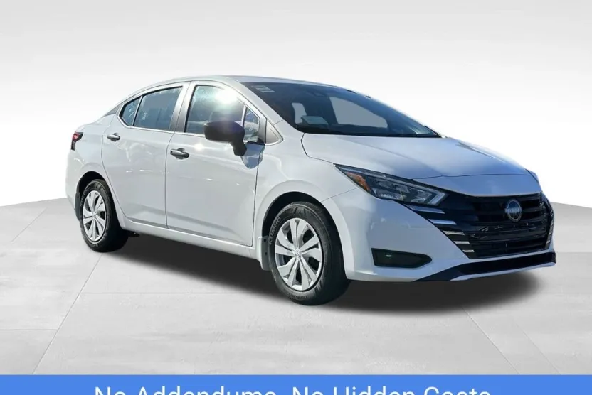 2025 Nissan Versa 1.6 S photo 1