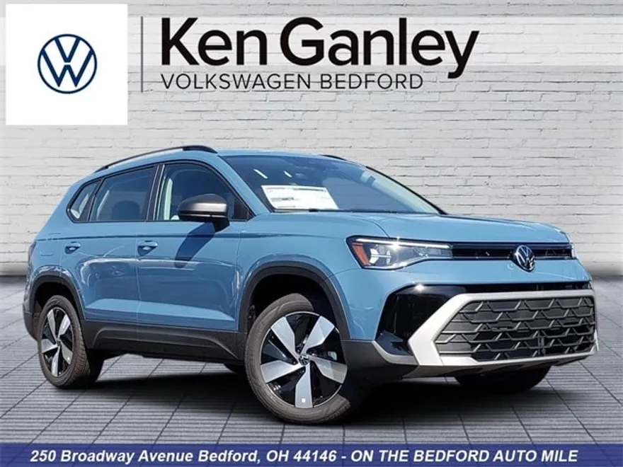 2025 Volkswagen Taos S photo 1