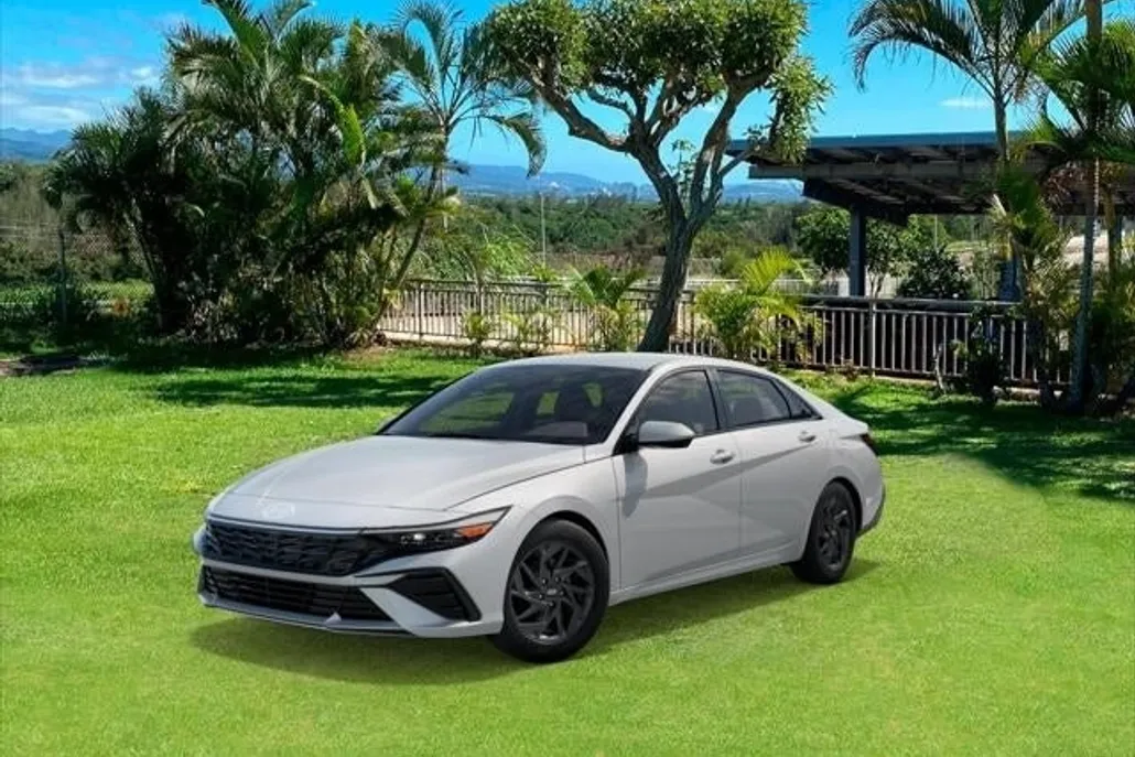 2025 Hyundai Elantra Hybrid photo 1