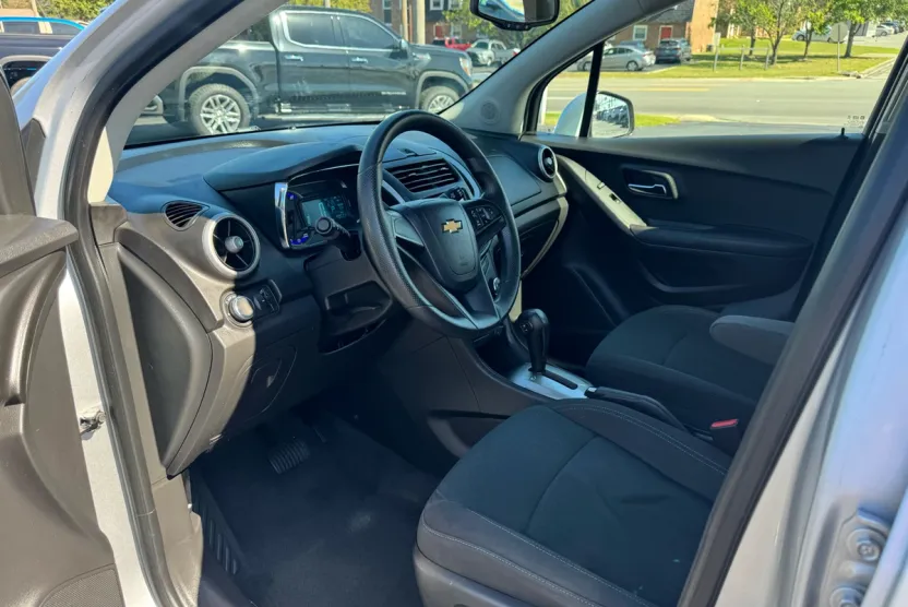 2015 Chevrolet Trax LS photo 1