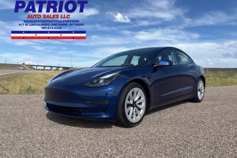 2022 Tesla Model 3 Long Range photo 1
