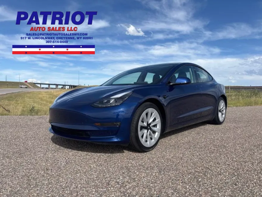 2022 Tesla Model 3 Long Range photo 1