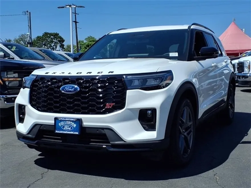 2025 Ford Explorer ST photo 1