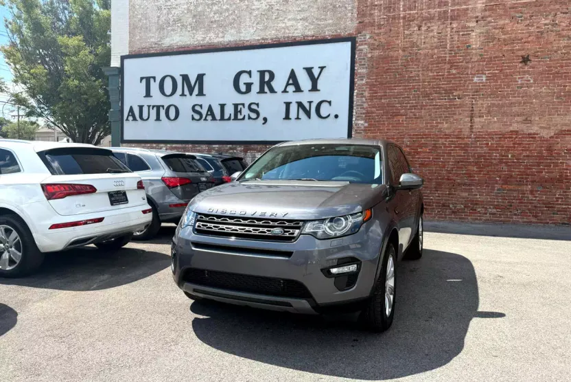 2016 Land Rover Discovery Sport SE photo 1