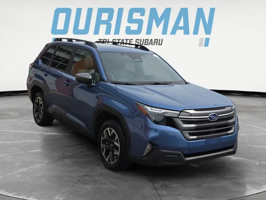 2025 Subaru Forester Premium photo 1