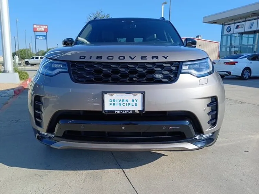 2023 Land Rover Discovery S R-Dynamic photo 1