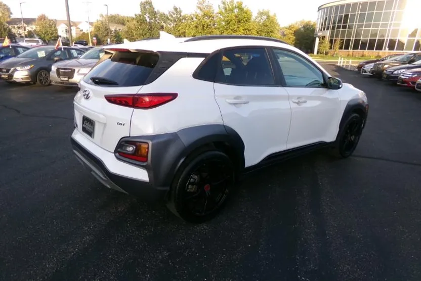 2021 Hyundai Kona SEL Plus photo 1