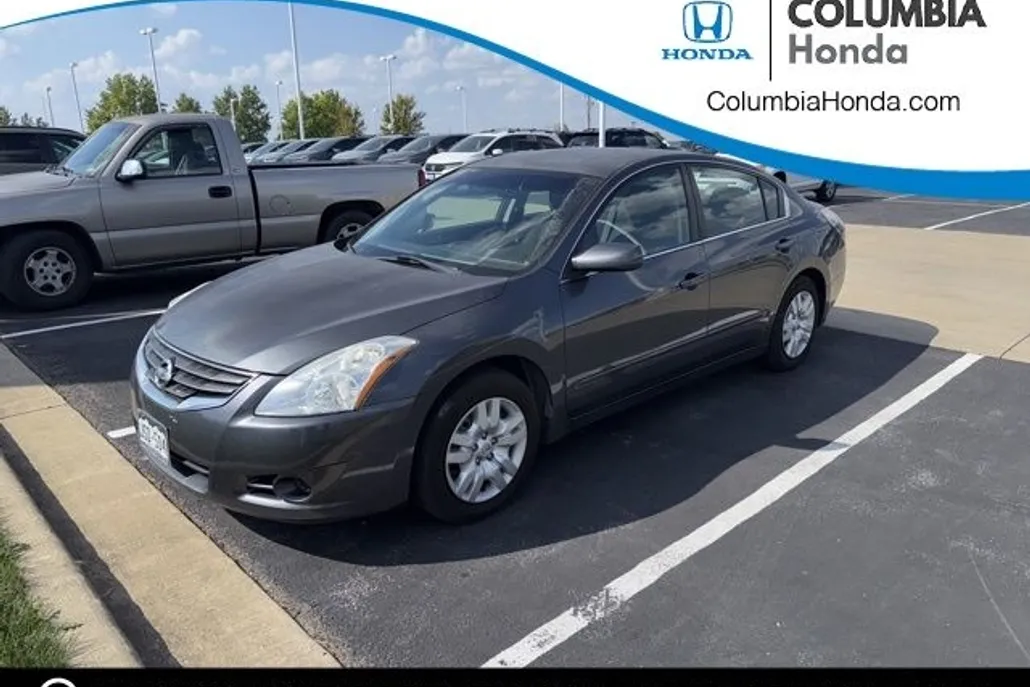2011 Nissan Altima 2.5 S photo 1