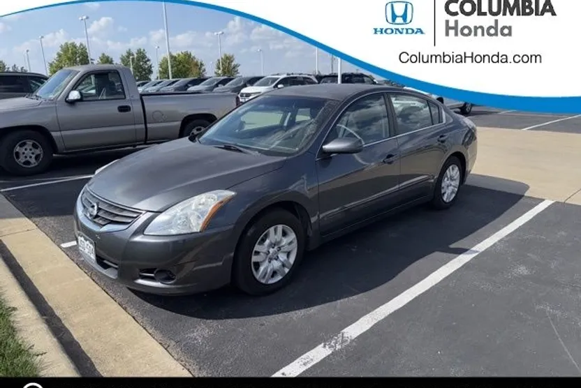 2011 Nissan Altima 2.5 S photo 1