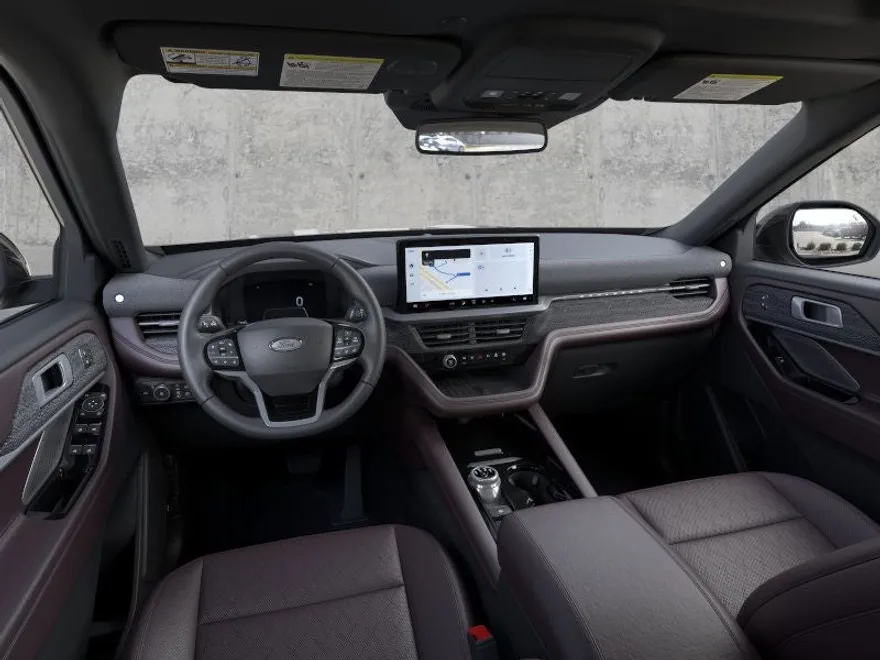 2025 Ford Explorer Platinum photo 1
