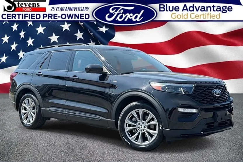 2023 Ford Explorer ST-Line photo 1