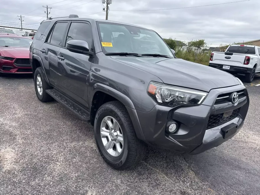 2020 Toyota 4Runner SR5 photo 1