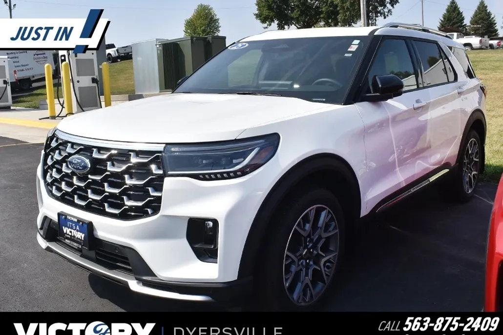 2025 Ford Explorer Platinum photo 1