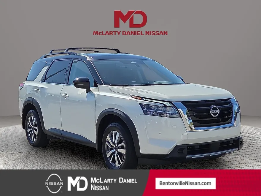 2024 Nissan Pathfinder SL photo 1