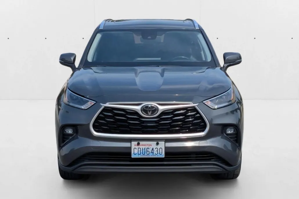 2021 Toyota Highlander XLE photo 1