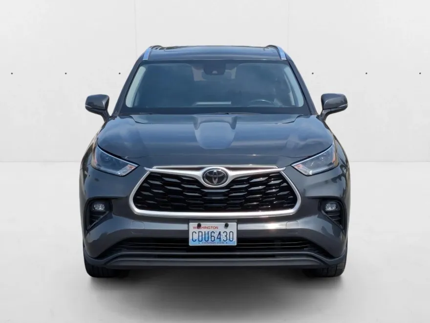 2021 Toyota Highlander XLE photo 1