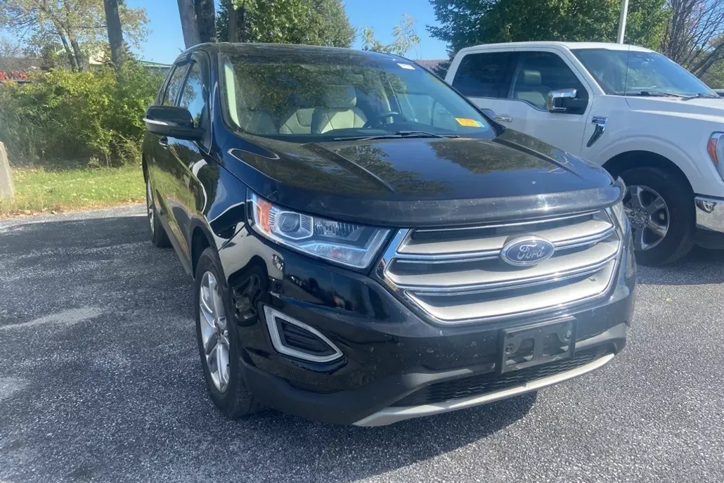2017 Ford Edge Titanium photo 1