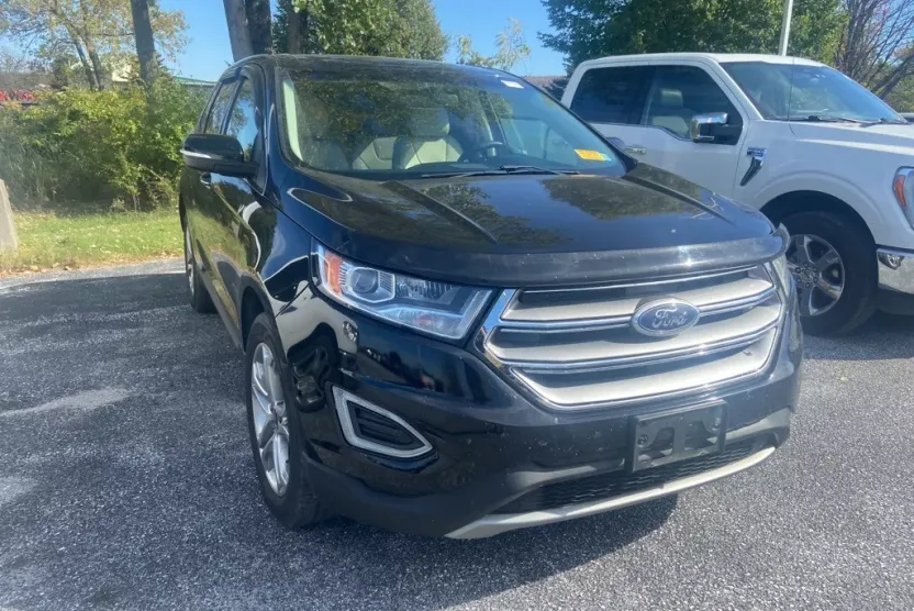 2017 Ford Edge Titanium photo 1