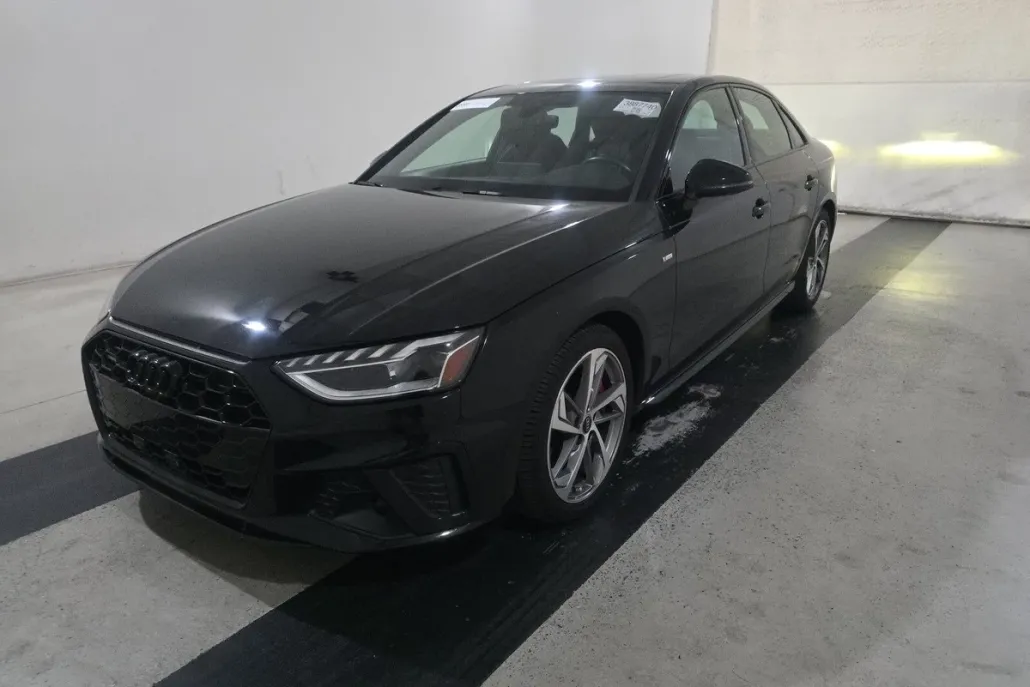 2023 Audi A4 45 S line Premium Plus photo 1