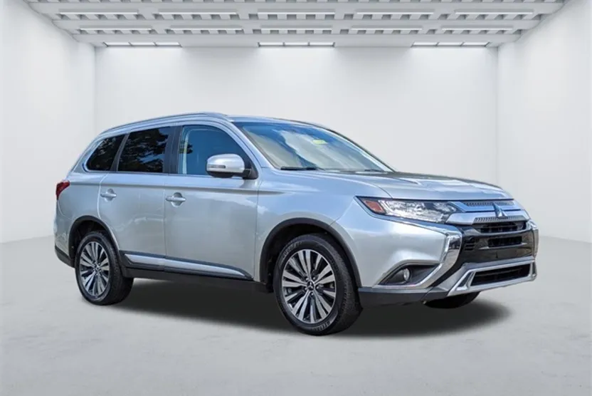 2020 Mitsubishi Outlander photo 1