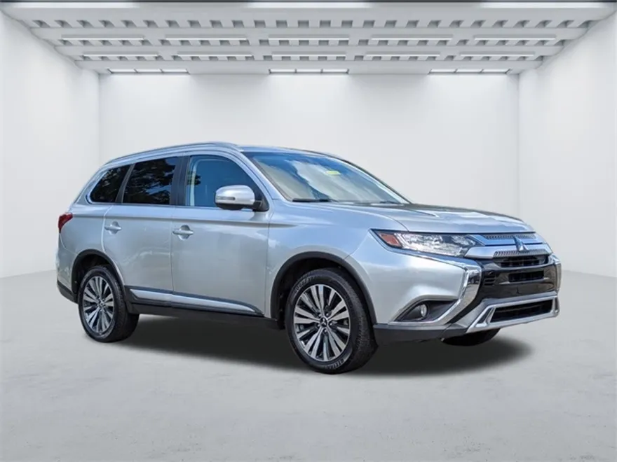 2020 Mitsubishi Outlander photo 1