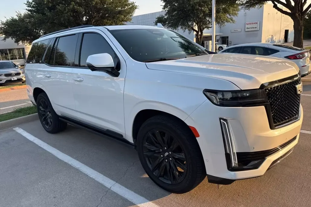 2022 Cadillac Escalade Sport Platinum photo 1