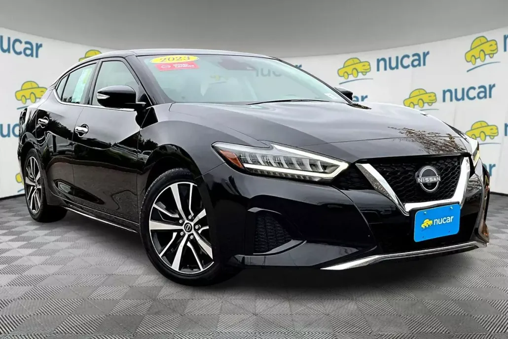 2023 Nissan Maxima SV photo 1
