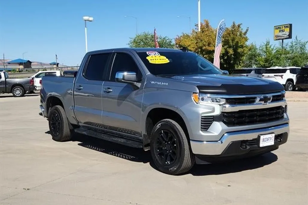2024 Chevrolet Silverado 1500 LT photo 1