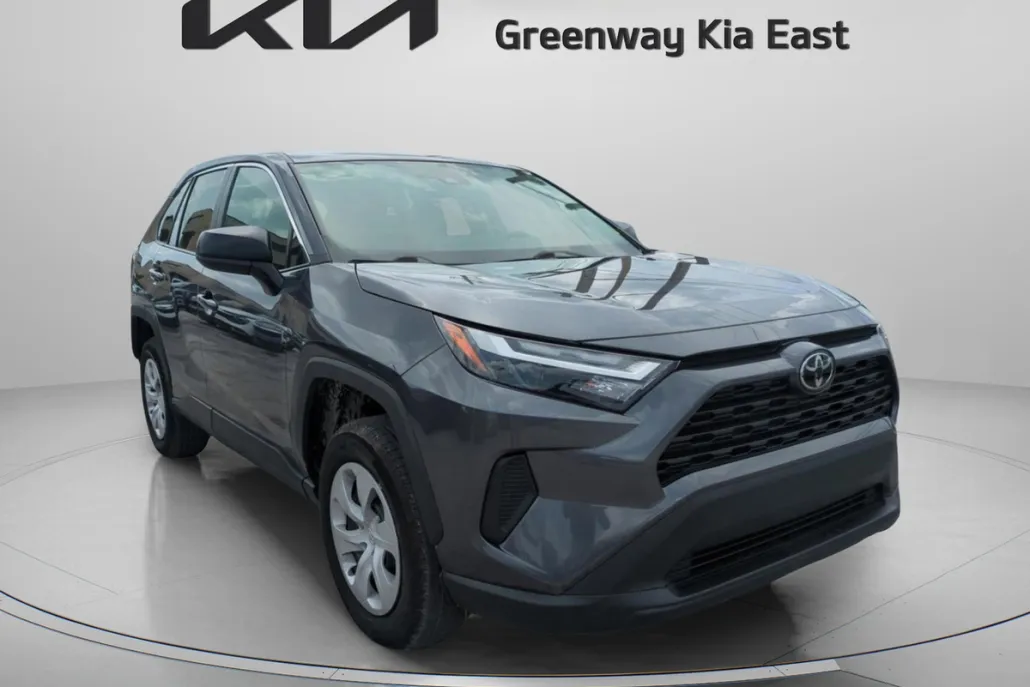 2024 Toyota RAV4 LE photo 1